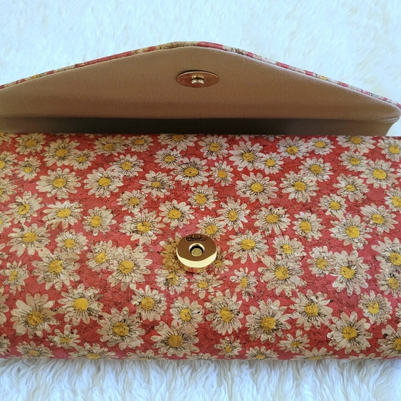 ✨️HP✨️ Alessia Daisy🌼 Cork Fabric Clutch/Shoulder Bag - NWT - Picture 8 of 16